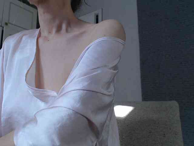 DeesseDivine webcam