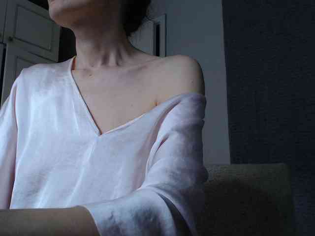 DeesseDivine webcam