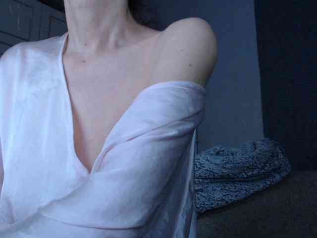 DeesseDivine webcam