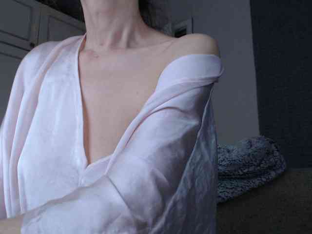 DeesseDivine webcam