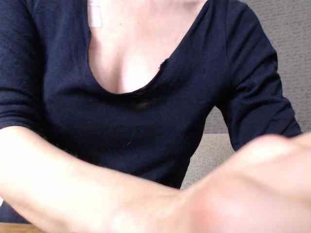 DeesseDivine webcam