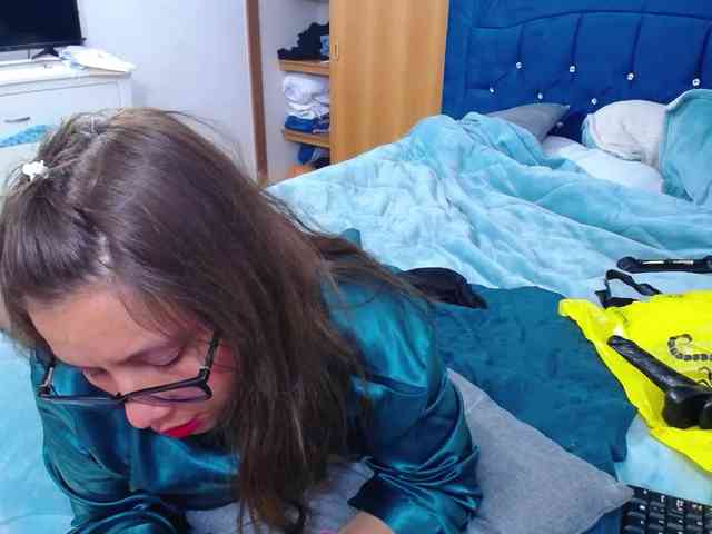 SlutDirty webcam
