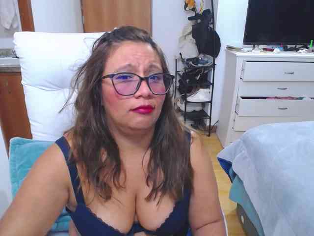 SlutDirty webcam