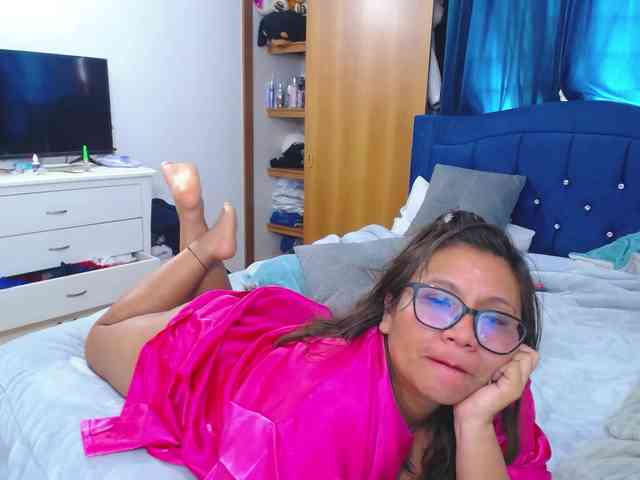 SlutDirty webcam