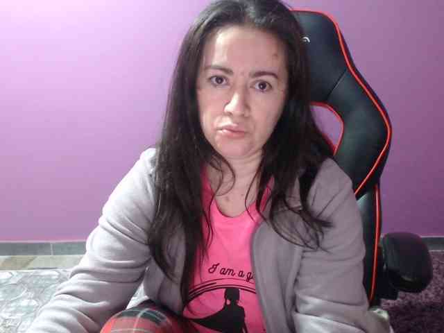 GldSquirt23 webcam