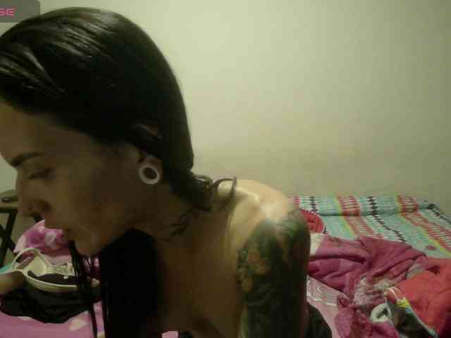 EmmaHerby1 webcam