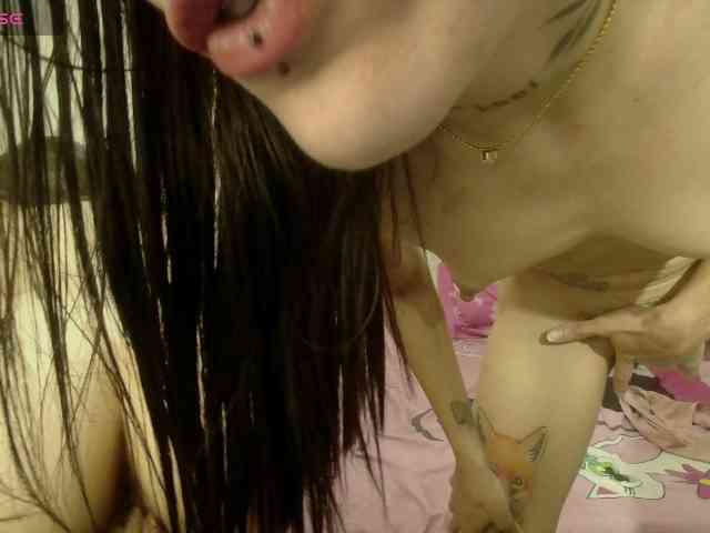 EmmaHerby1 webcam