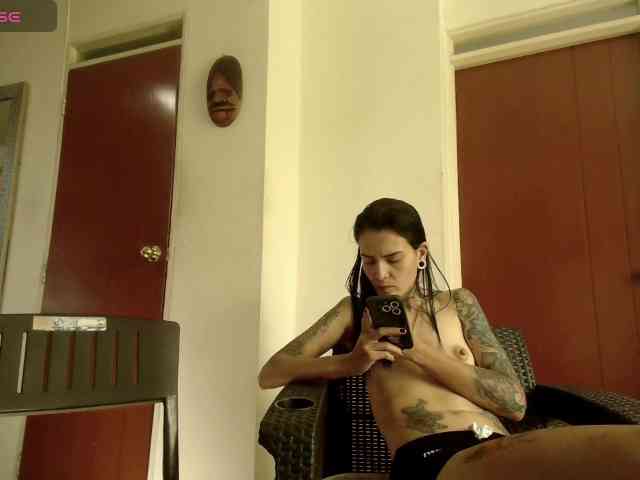 EmmaHerby1 webcam