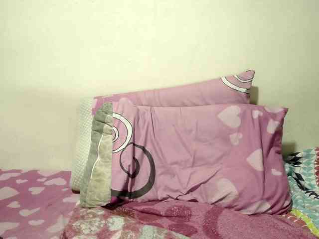 EmmaHerby1 webcam