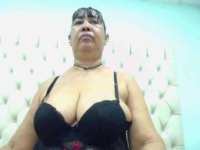 MilfPleasure1 webcam