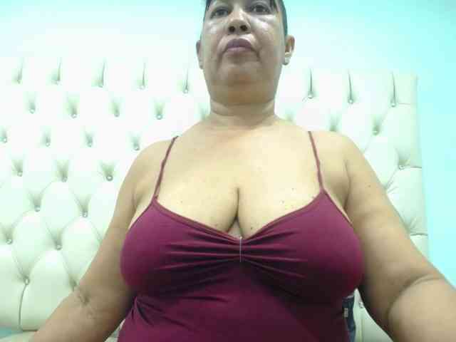 MilfPleasure1 webcam