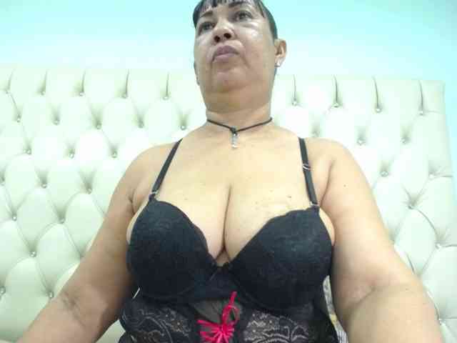 MilfPleasure1 webcam