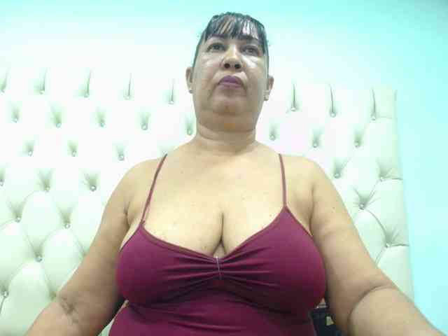 MilfPleasure1 webcam