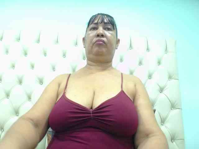 MilfPleasure1 webcam