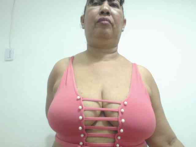 MilfPleasure1 webcam
