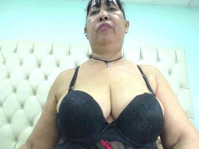 MilfPleasure1 webcam