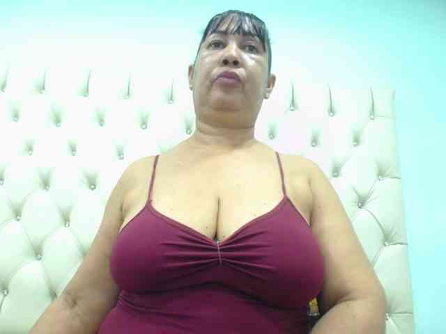 MilfPleasure1 webcam