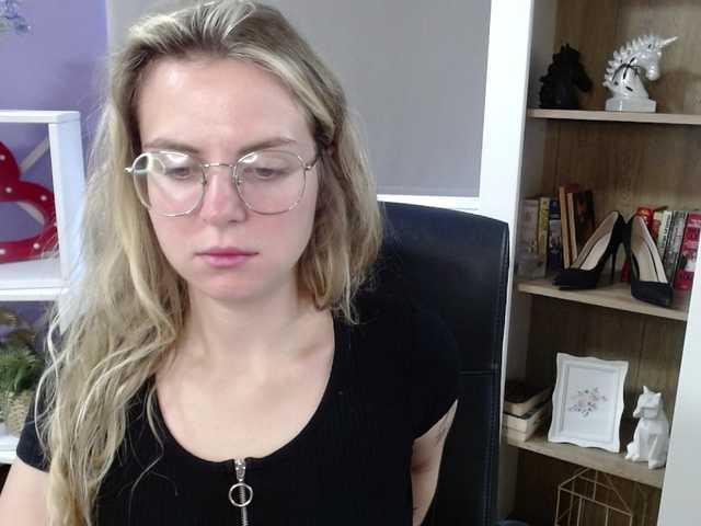 Soft-Zoey webcam