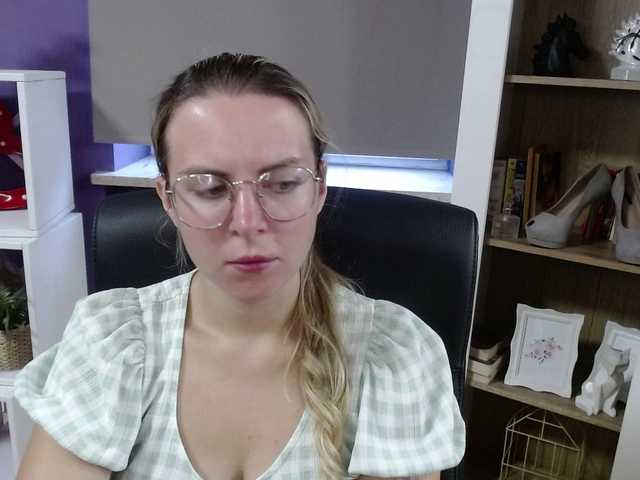 Soft-Zoey webcam