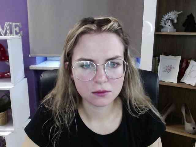 Soft-Zoey webcam