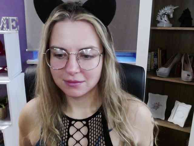 Soft-Zoey webcam
