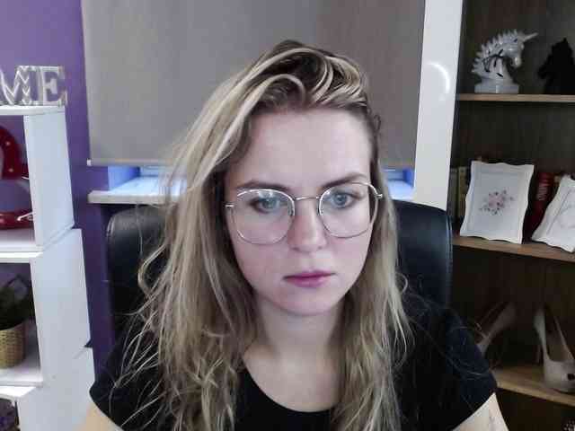 Soft-Zoey webcam