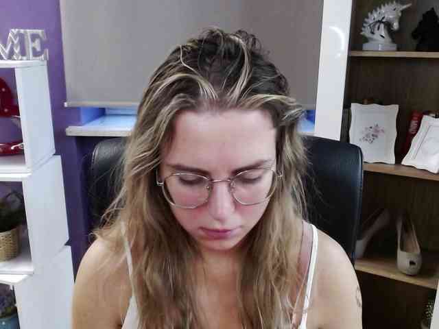 Soft-Zoey webcam