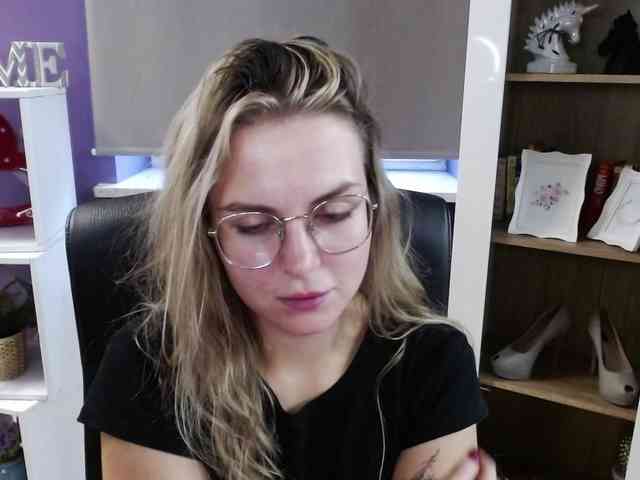 Soft-Zoey webcam