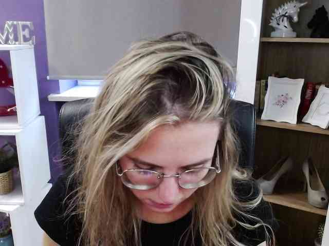 Soft-Zoey webcam