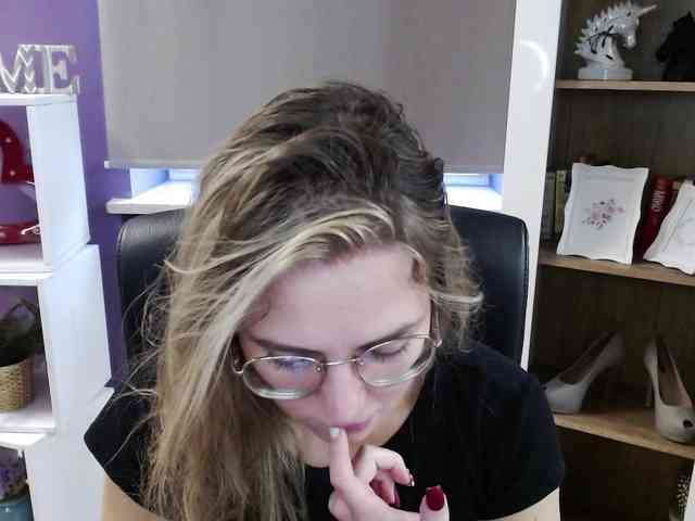 Soft-Zoey webcam