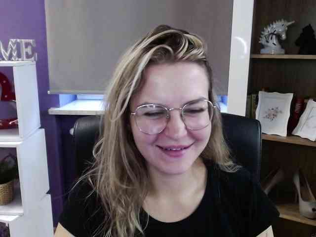 Soft-Zoey webcam