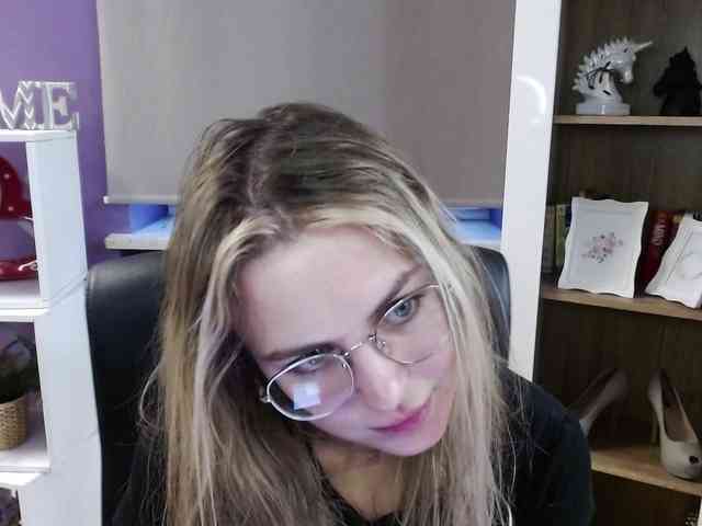 Soft-Zoey webcam