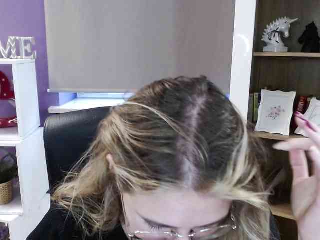 Soft-Zoey webcam
