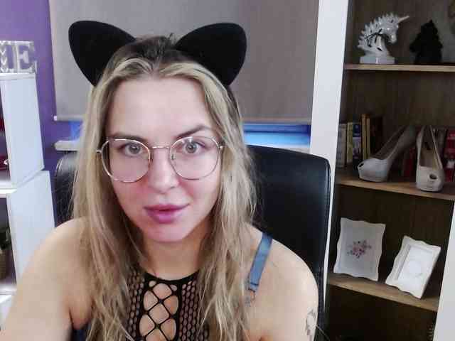 Soft-Zoey webcam