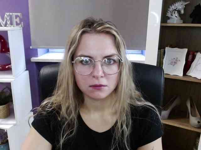 Soft-Zoey webcam
