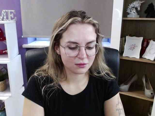Soft-Zoey webcam