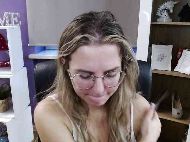 Soft-Zoey webcam