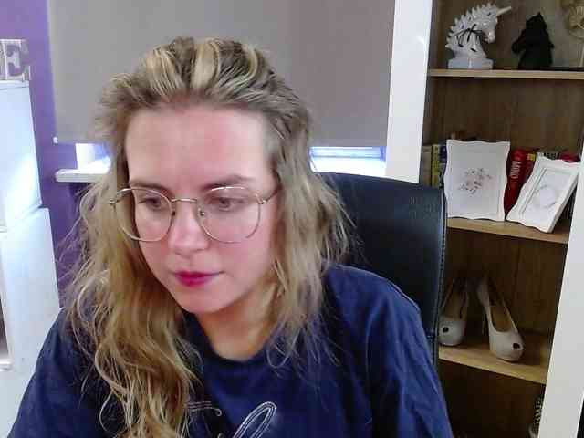 Soft-Zoey webcam