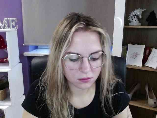 Soft-Zoey webcam