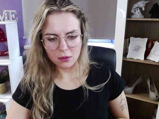Soft-Zoey webcam