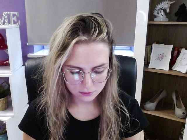 Soft-Zoey webcam