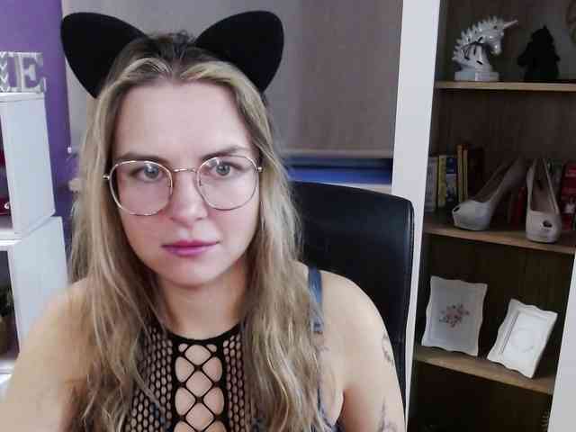 Soft-Zoey webcam