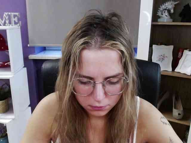 Soft-Zoey webcam