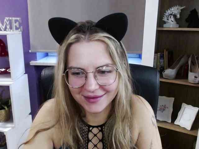 Soft-Zoey webcam