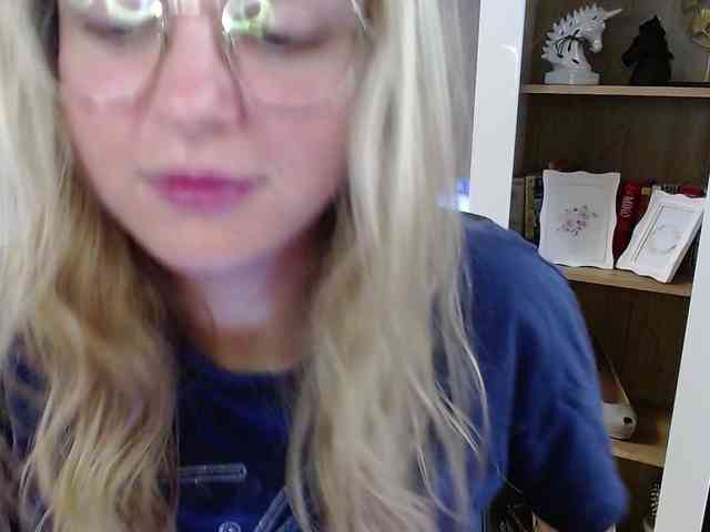 Soft-Zoey webcam