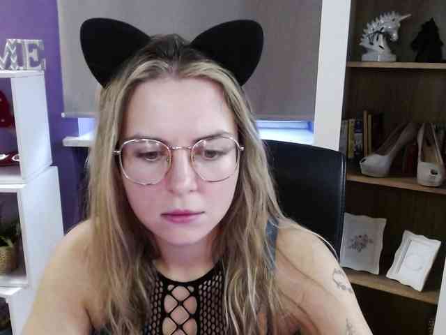 Soft-Zoey webcam