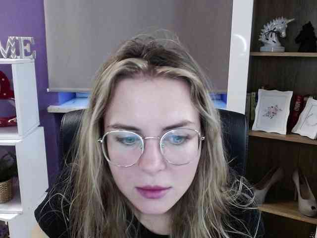 Soft-Zoey webcam