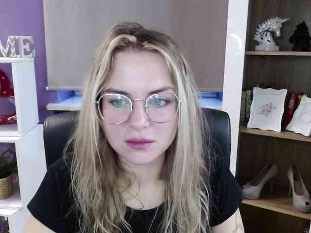 Soft-Zoey webcam