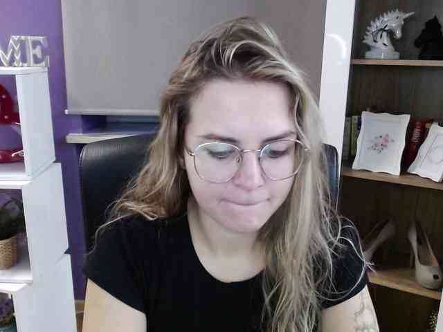 Soft-Zoey webcam
