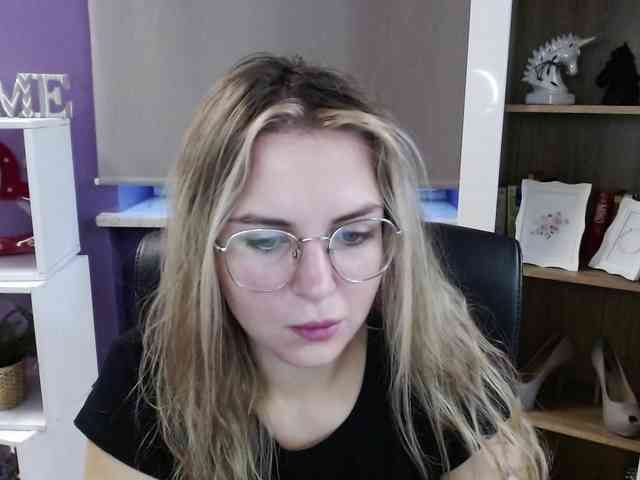 Soft-Zoey webcam